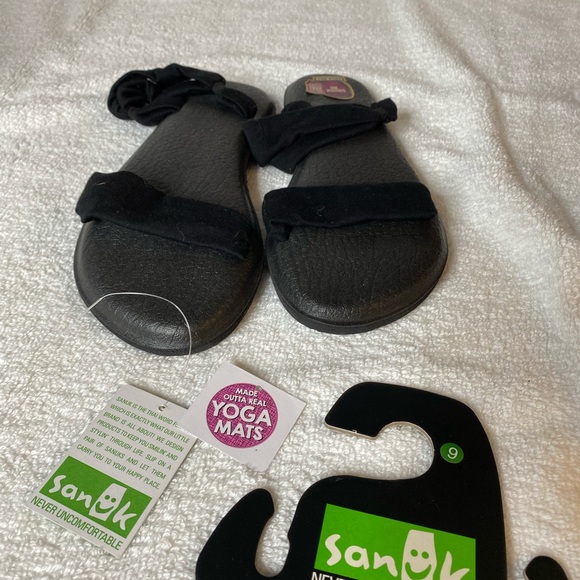 Sanuk Yoga Mat Sandals Stretch Straps